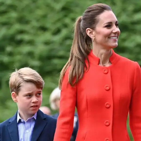 Kate Middleton y Guillermo con sus dos hijos mayores.