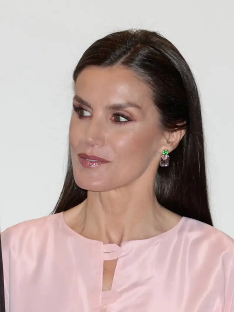 La Reina Letizia con pendientes de Cashfana