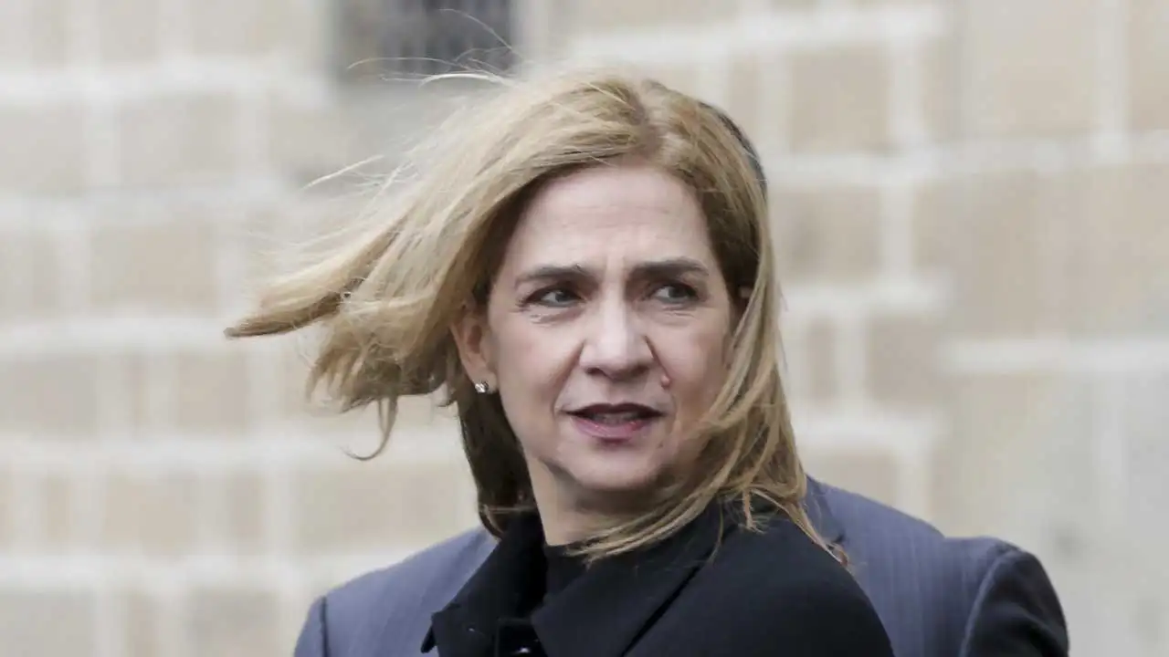 La Infanta Cristina se posiciona en el conflicto de sus padres tras los demoledores audios de don Juan Carlos