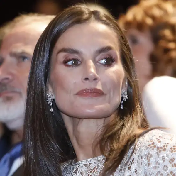 La Reina Letizia con gesto serio