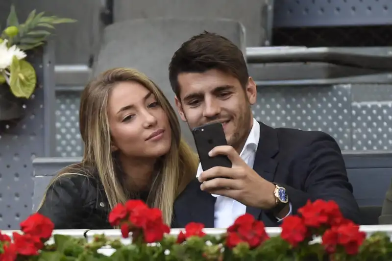 Álvaro Morata y Alice Campello haciéndose un selfie