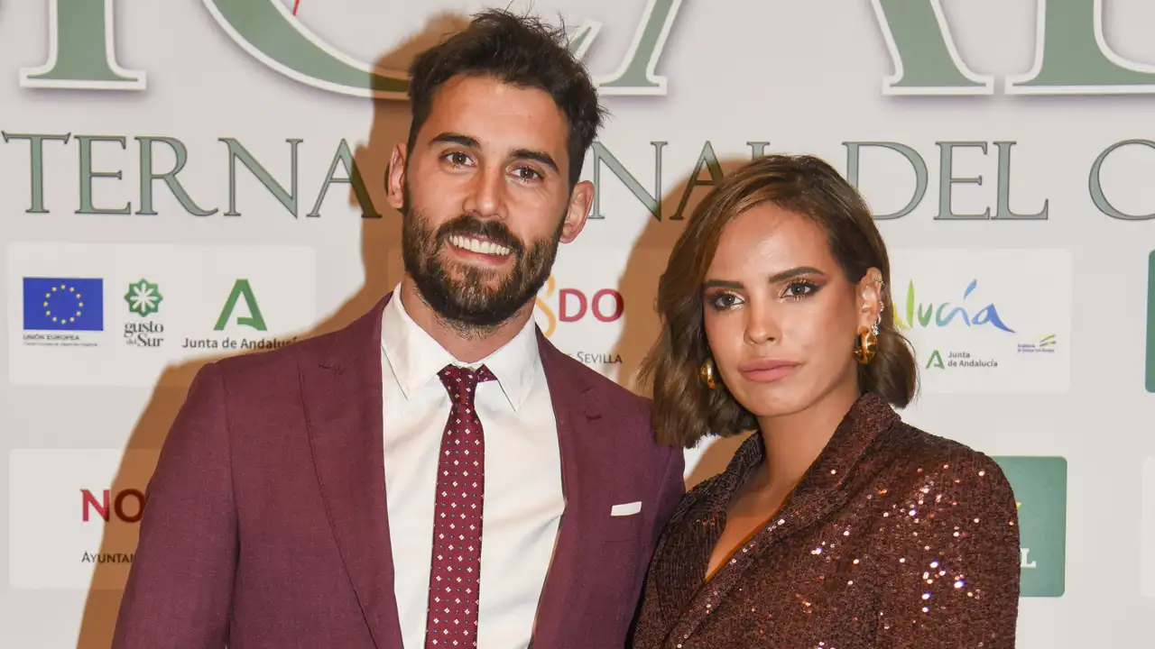 Gloria Camila y David García posan durante un evento