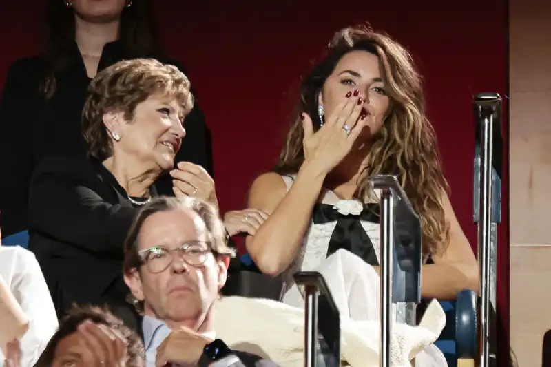 Penélope Cruz se emocionada durante el discurso de Javier Bardem