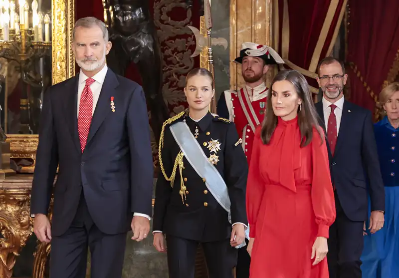 Los Reyes y la heredera han presidido el besamanos