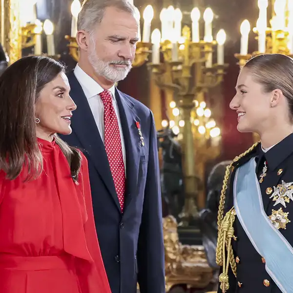 portada Los Reyes y la Princesa Leonor en la recepción de la Fiesta Nacional