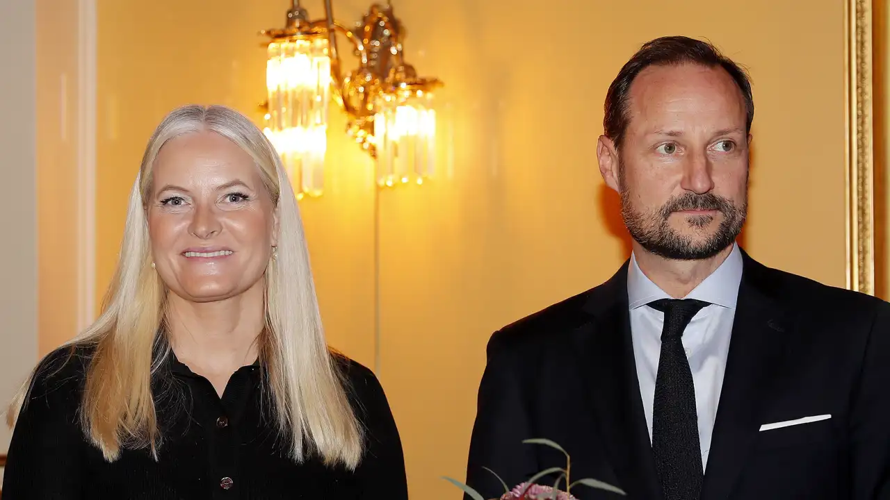 El Príncipe Haakon y Mette-Marit en un evento público