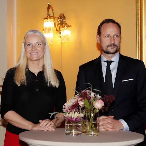 El Príncipe Haakon y Mette-Marit en un evento público