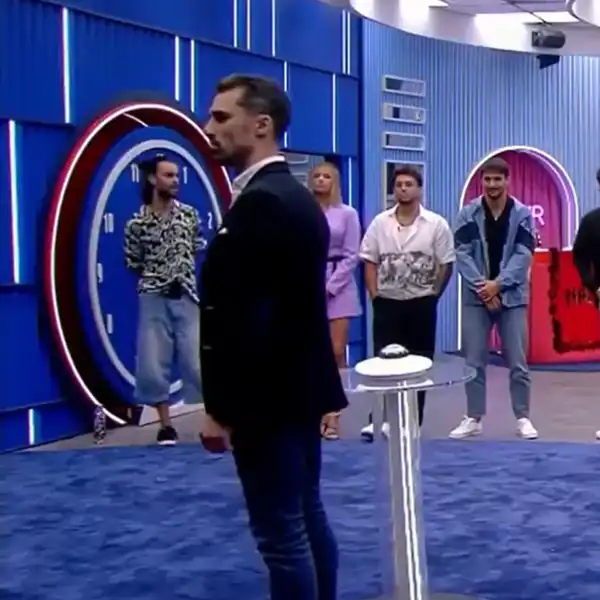 Jorge Javier interrumpe el directo de 'Gran Hermano' ante la situación de una concursante: "Me estoy preocupando por su salud"