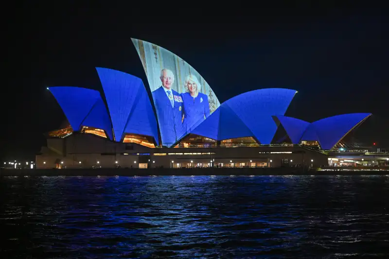 Recibimiento de Carlos III y Camila en Australia.