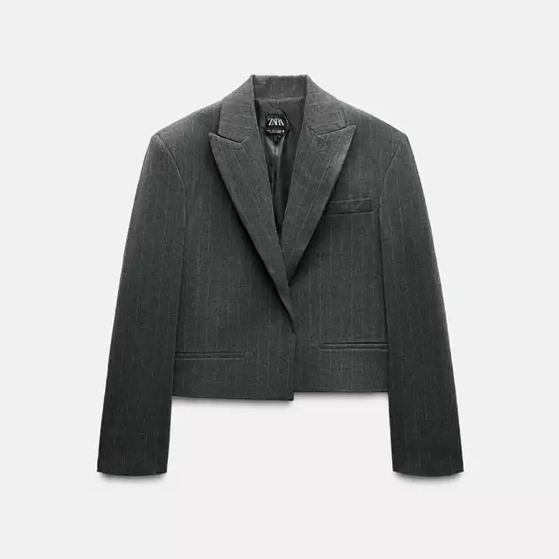 Blazer crop raya diplomática de Zara 39,95 euros 