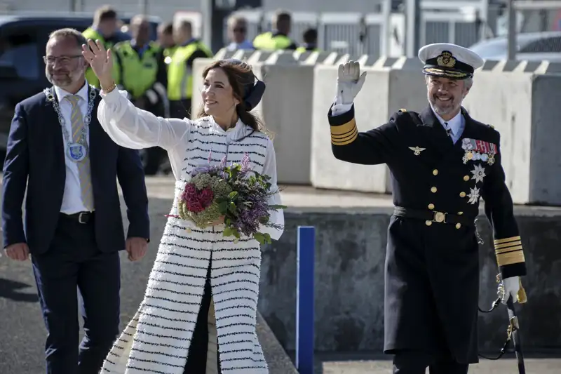 Federico X y Mary de Dinamarca, durante su gira de verano. 