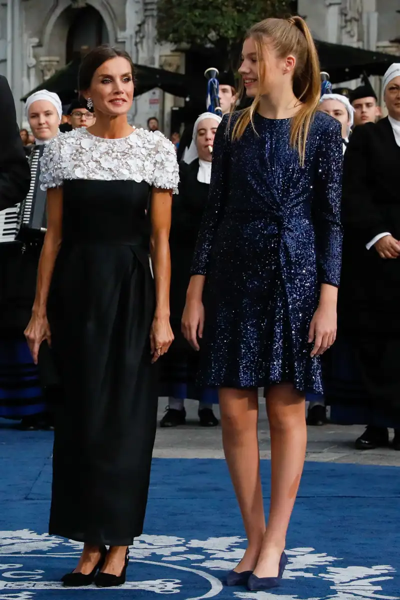 La Reina Letizia y la Infanta Sofía durante los Premios Princesa de Asturias 2022