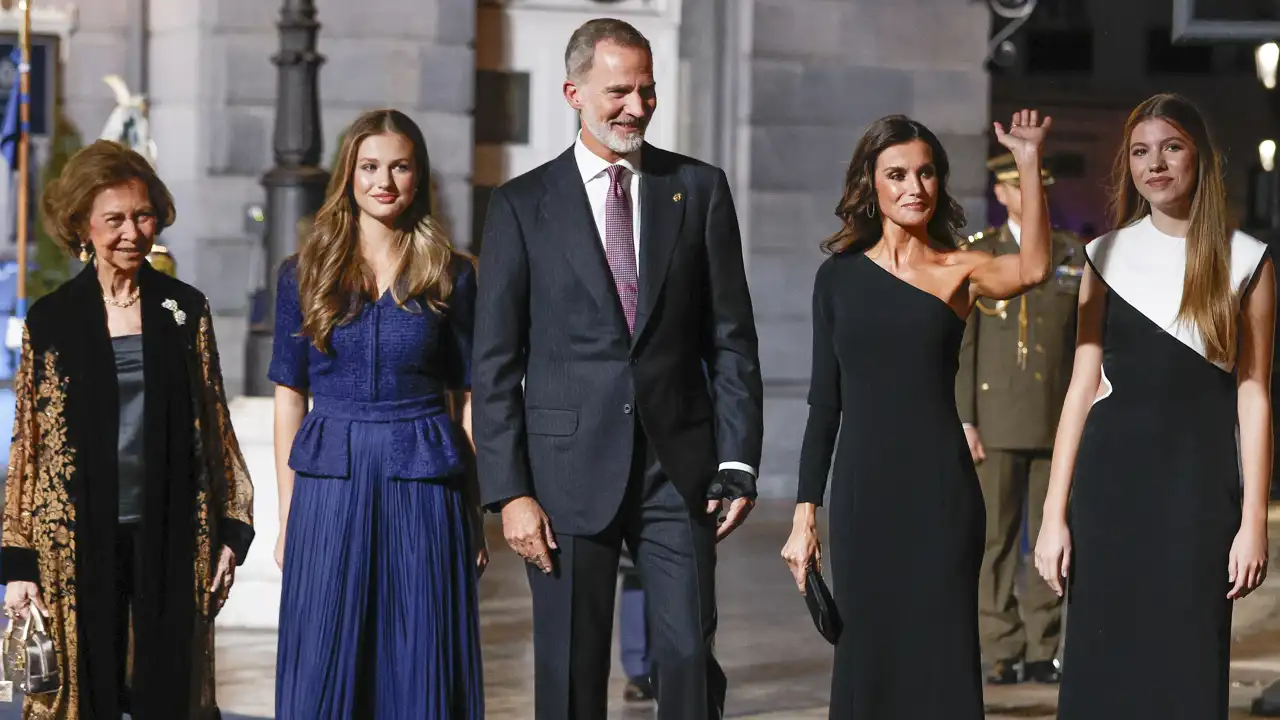 La Familia Real acompañada de la Reina Emérita en los pasados Premios Princesa de Asturias