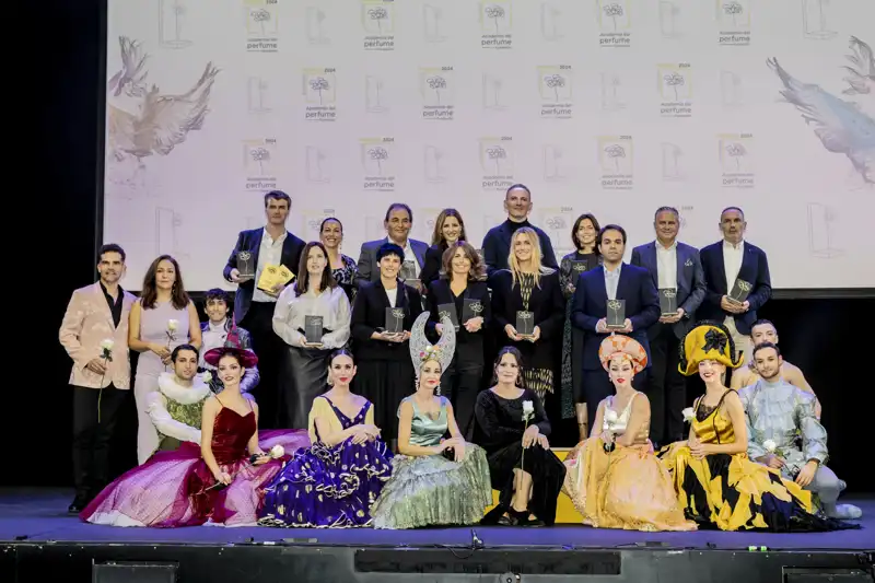 La lista completa de los perfumes ganadores en la XVII Edición Premios Academia del Perfume 2024