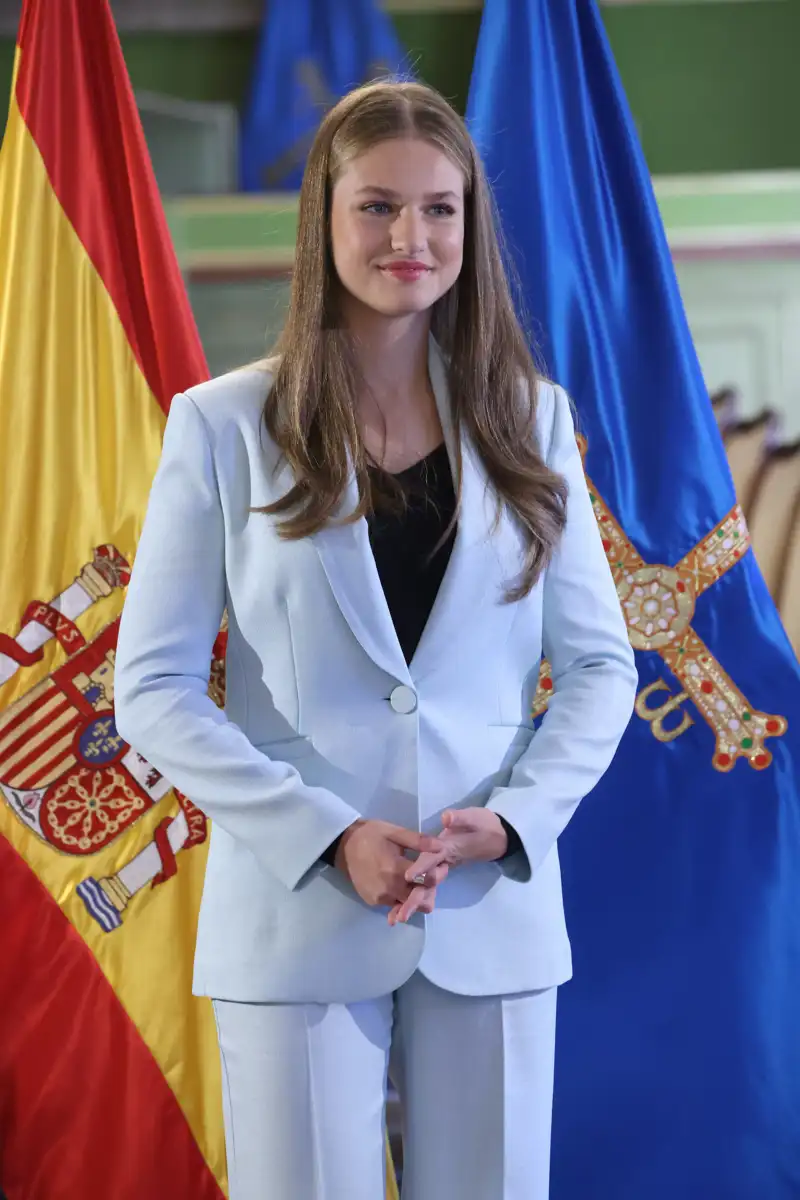 La Princesa Leonor recibe el título de Alcaldesa Honoraria de Oviedo con el traje impoluto que más le funciona