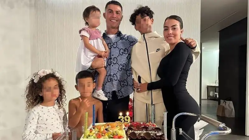 Georgina Rodríguez junto a su familia