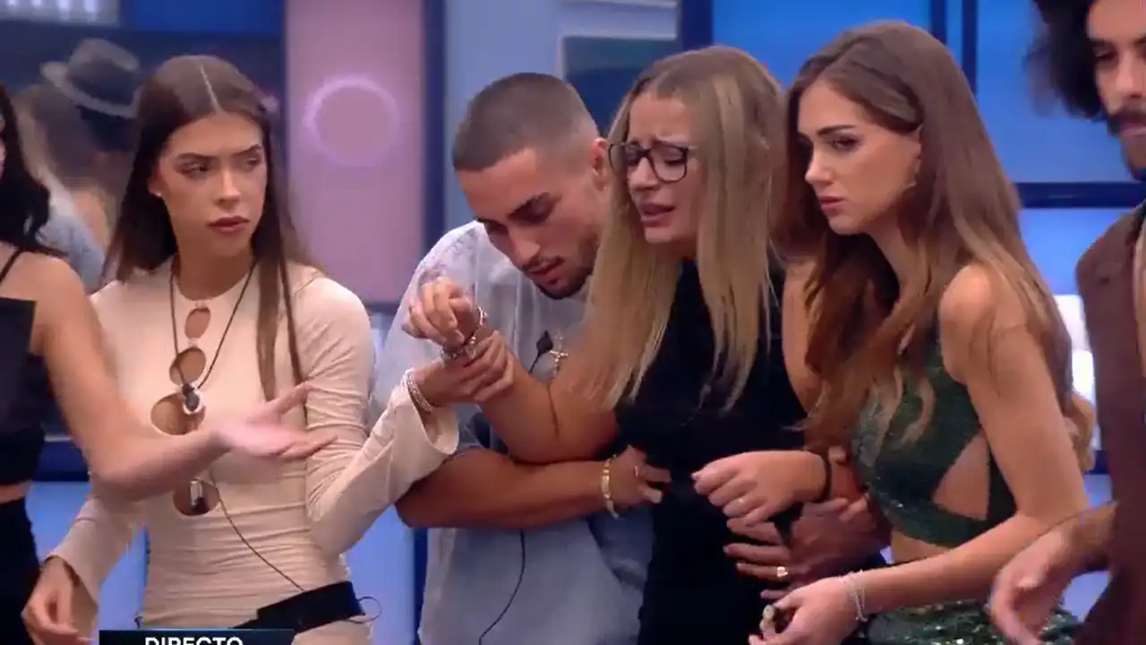 Laura, la hija de María José Galera, sufre un percance durante el directo de 'Gran Hermano'