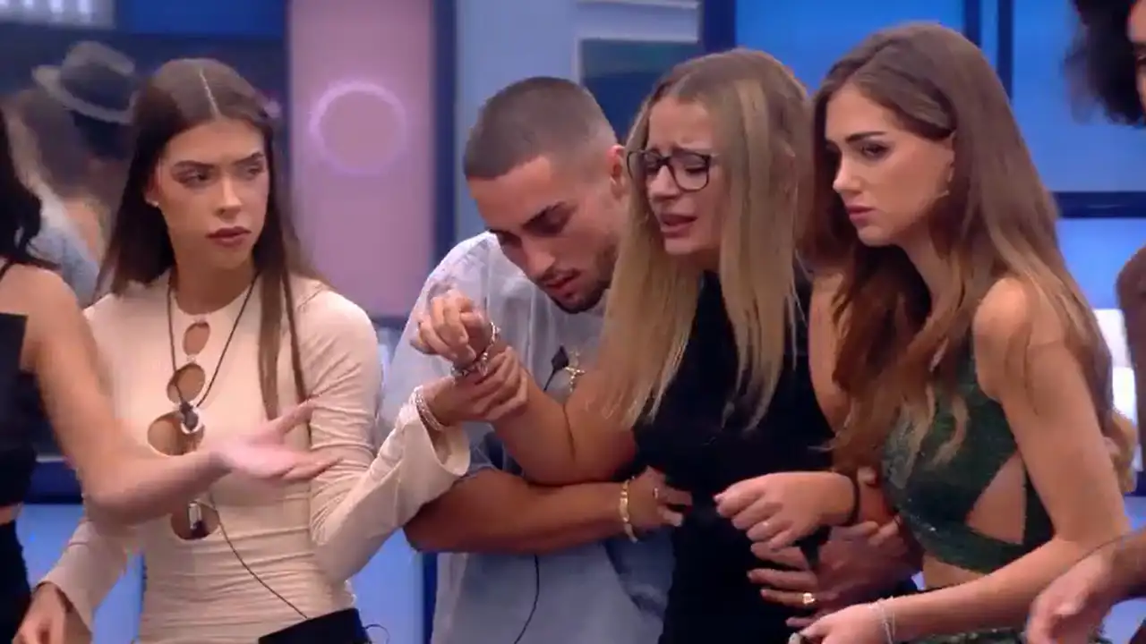 Laura, la hija de María José Galera, sufre un percance durante el directo de 'Gran Hermano'