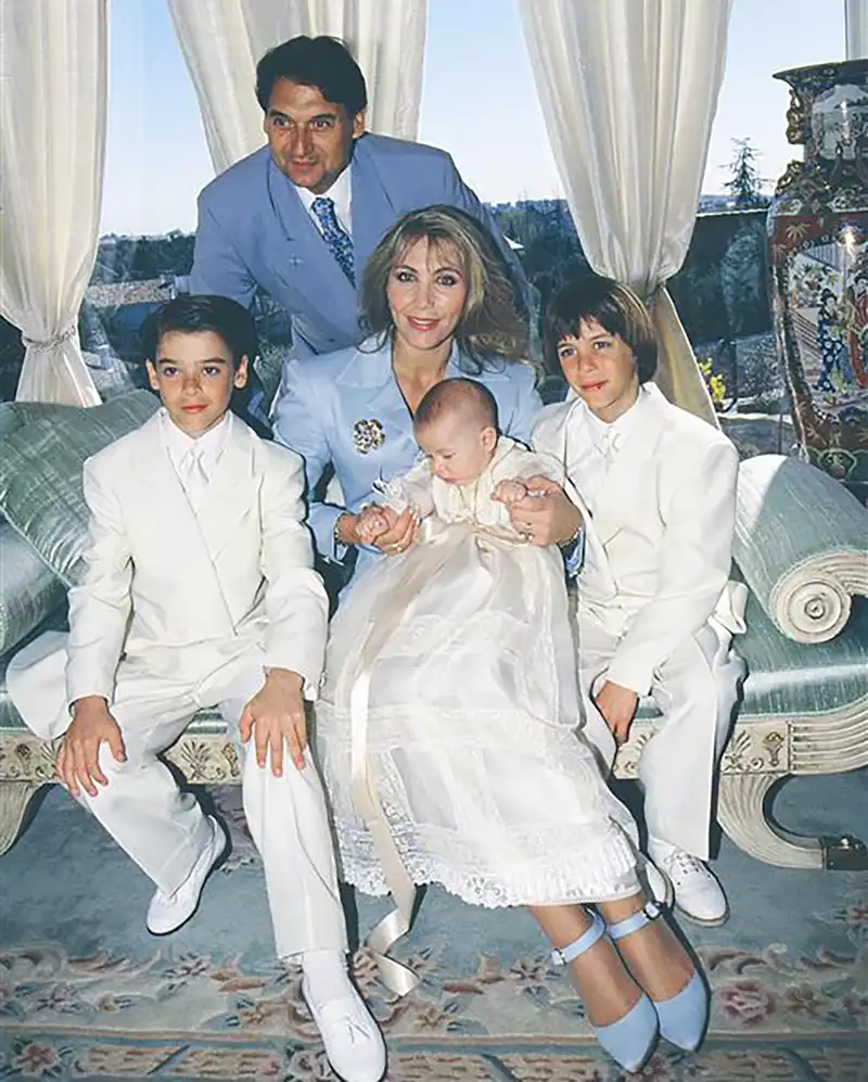 Norma Duval y Marc con sus hijos