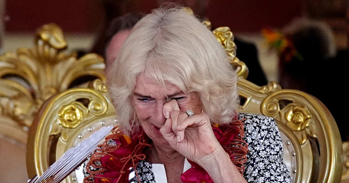 La Reina Camilla, entre lágrimas: el percance que ha hecho saltar las  alarmas en Samoa