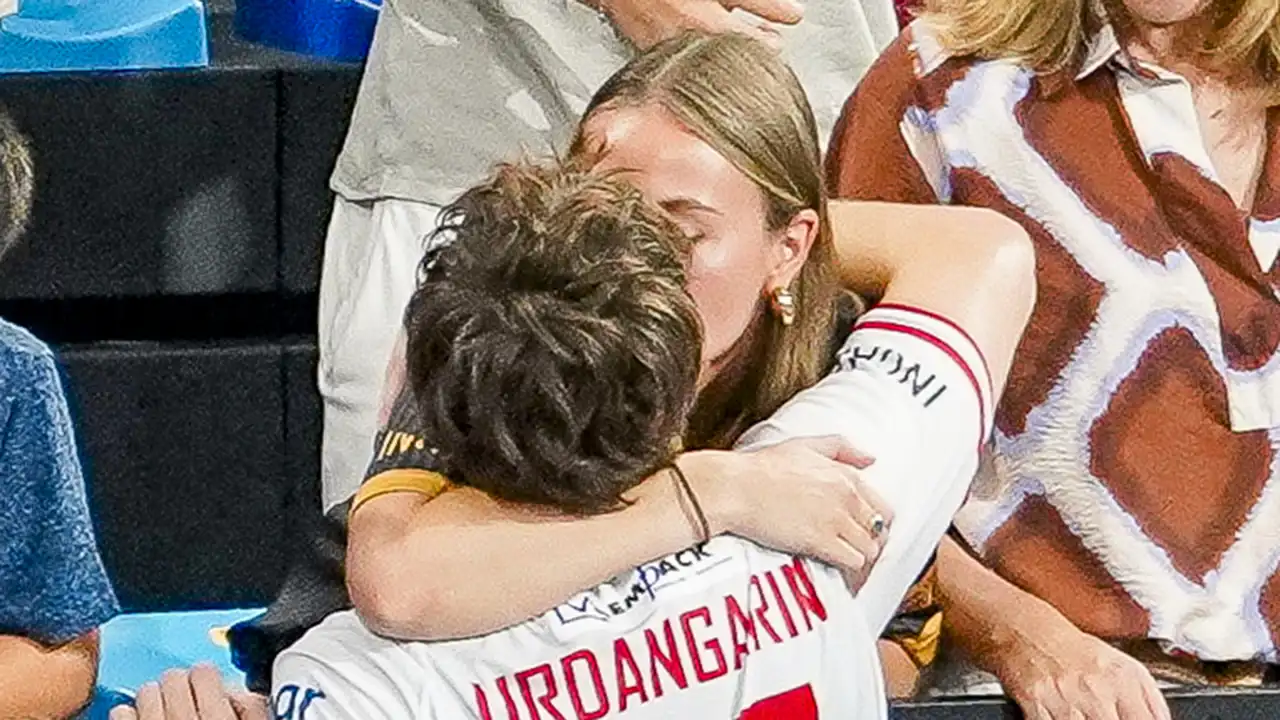 Pablo Urdangarin y su novia, ¡se comen a besos!: sus imágenes más románticas