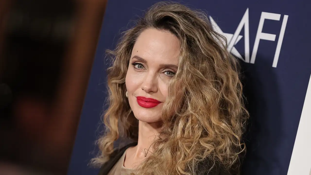 Los mejores productos curly para copiar la melena de Angelina Jolie en la presentación de la película ‘María'