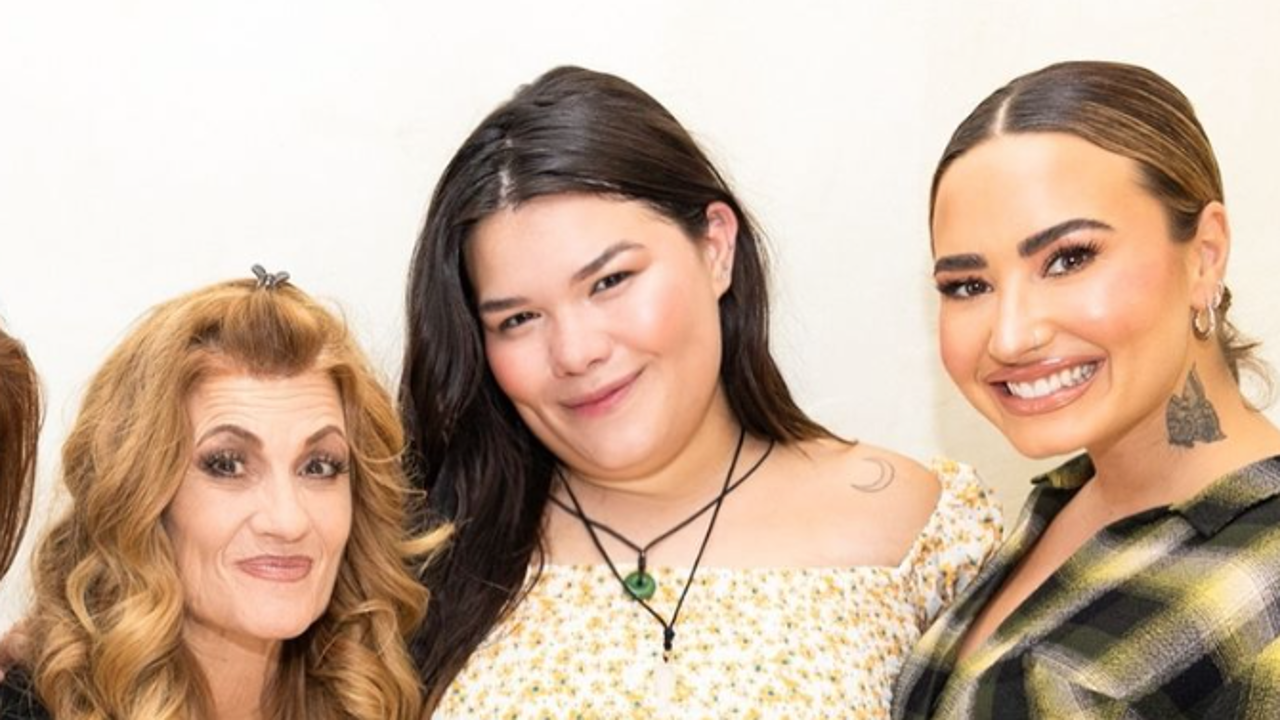 Demi Lovato junto a su hermana, Madison de la Garza, y su madre