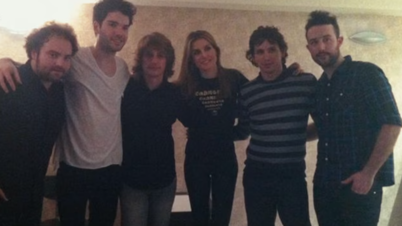 La Reina Letizia junto a Supersubmarina tras un concierto