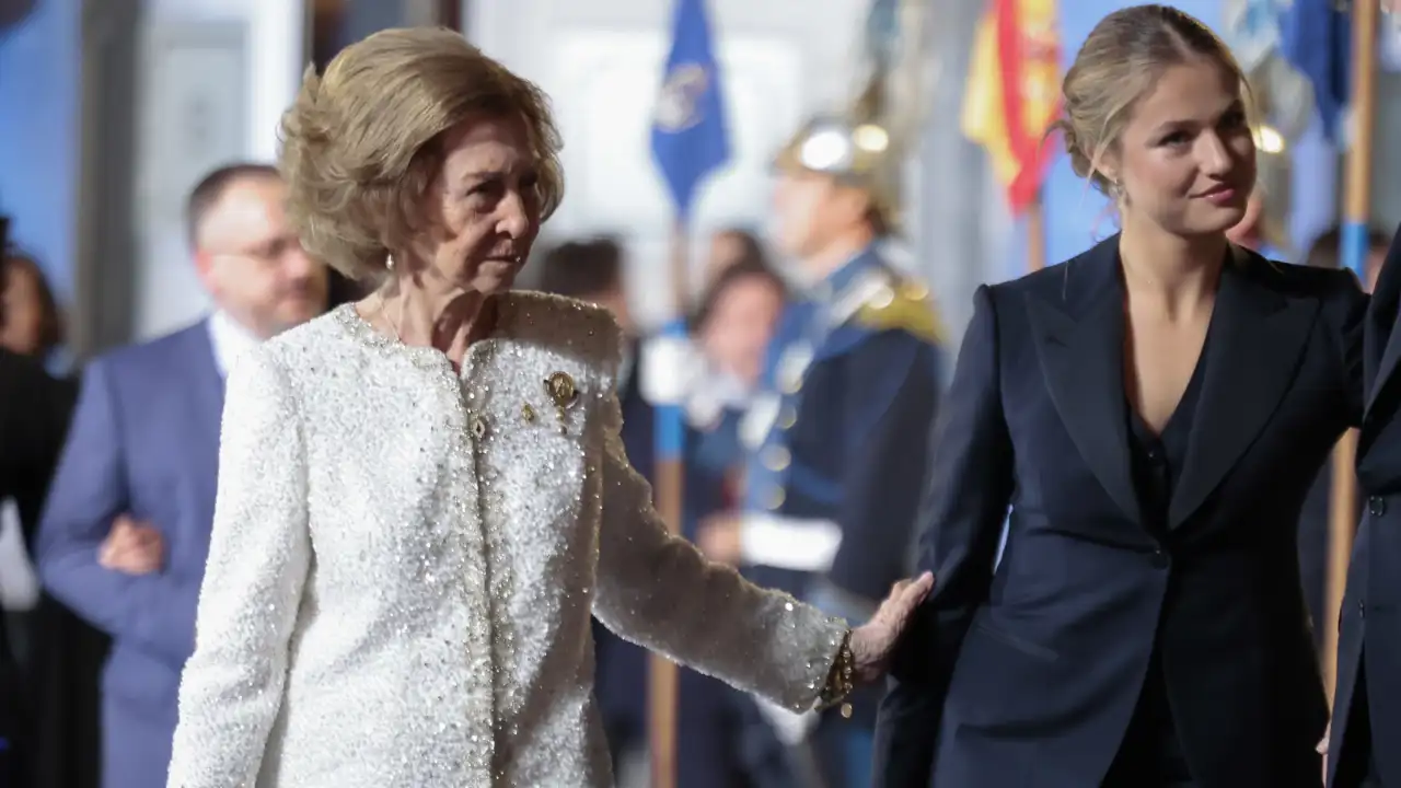 La Reina Sofía junto a la Princesa Leonor