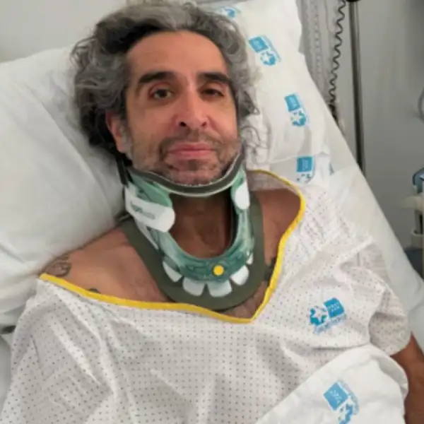 Mario Vaquerizo actualiza su estado de salud desde el hospital: "Protegido por mis vírgenes"