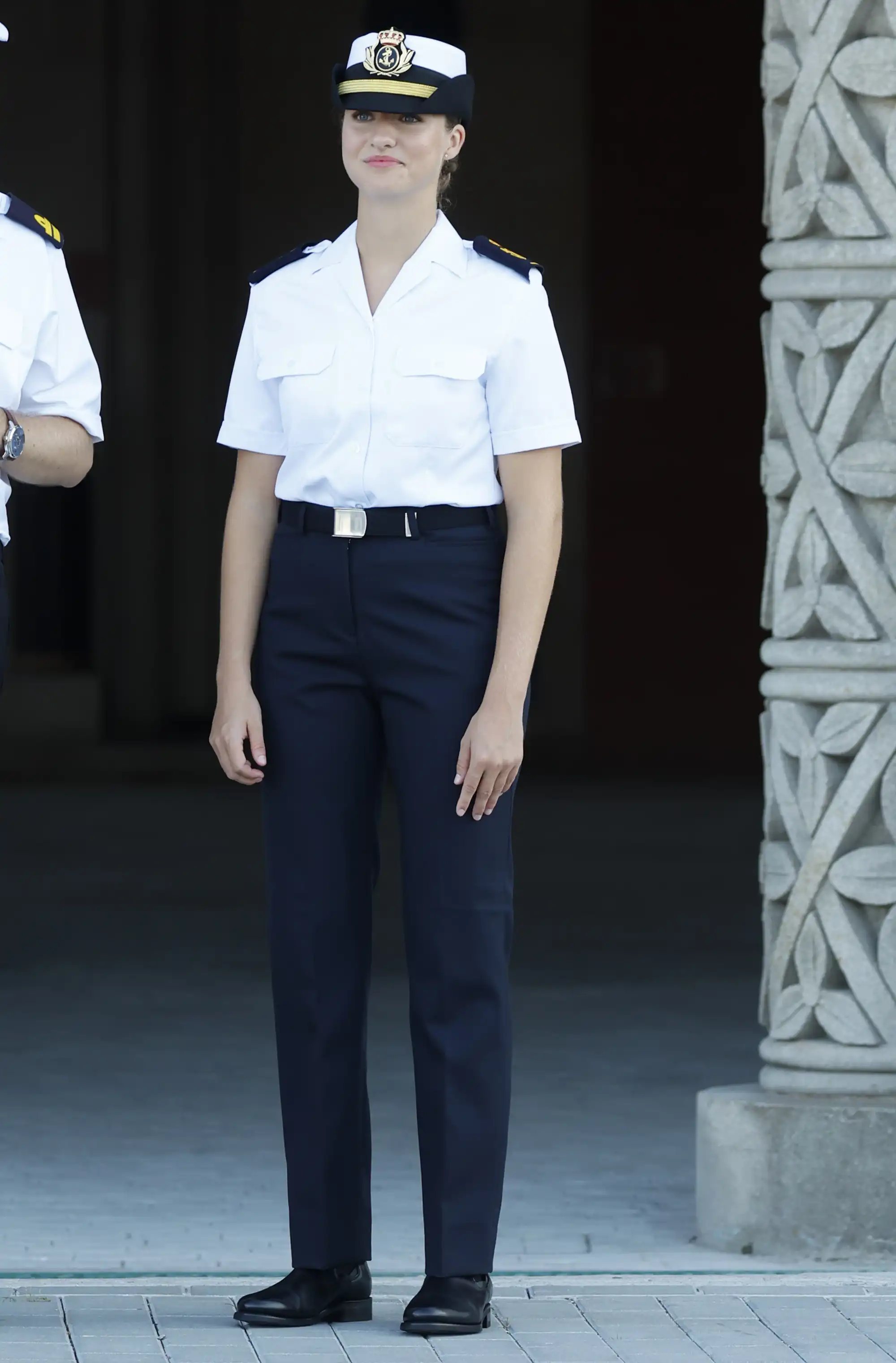  Con el uniforme de trabajo en la Escuela Naval de Marín (2024)