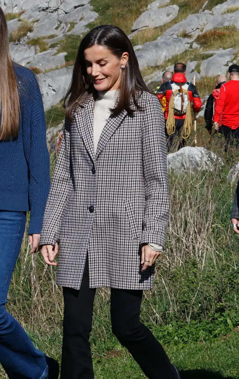 El look de la Reina Letizia en el 'Pueblo ejemplar 2024' 