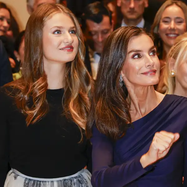 La Princesa Leonor y la Reina Letizia en el concierto de los Premios Princesa de Asturias