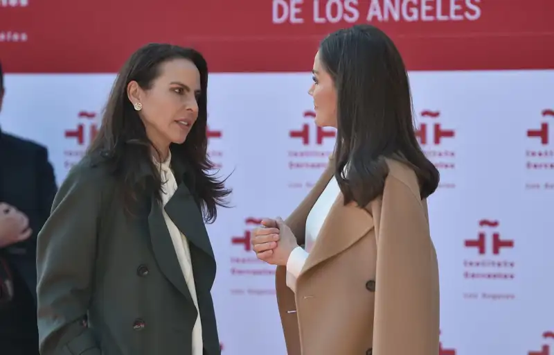 La Reina Letizia junto a Kate del Castillo en Los Ángeles