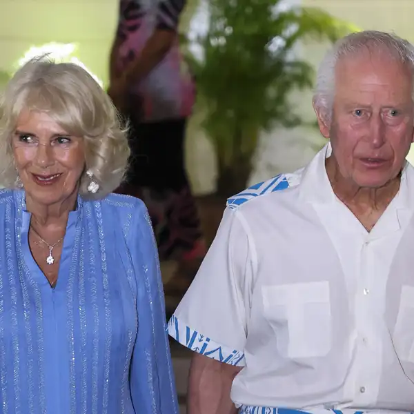 Los Reyes Carlos y Camilla en Samoa