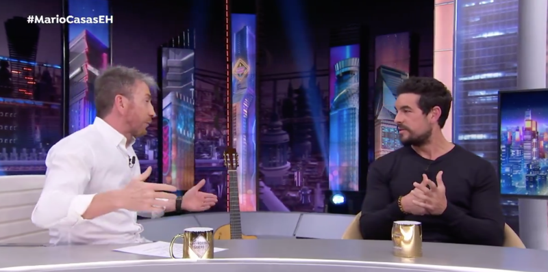 Pablo Motos y Mario Casas en 'El Hormiguero'