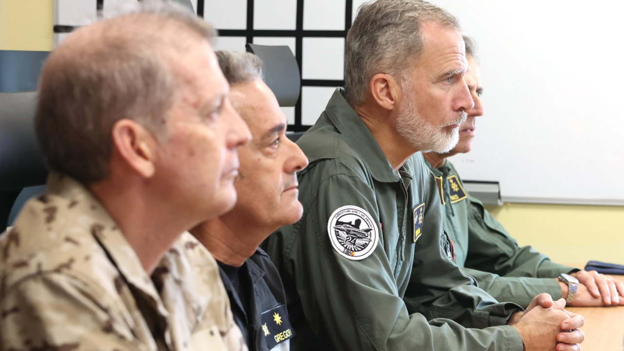 El Rey Felipe, en una reunión de emergencia a consecuencia de la DANA.