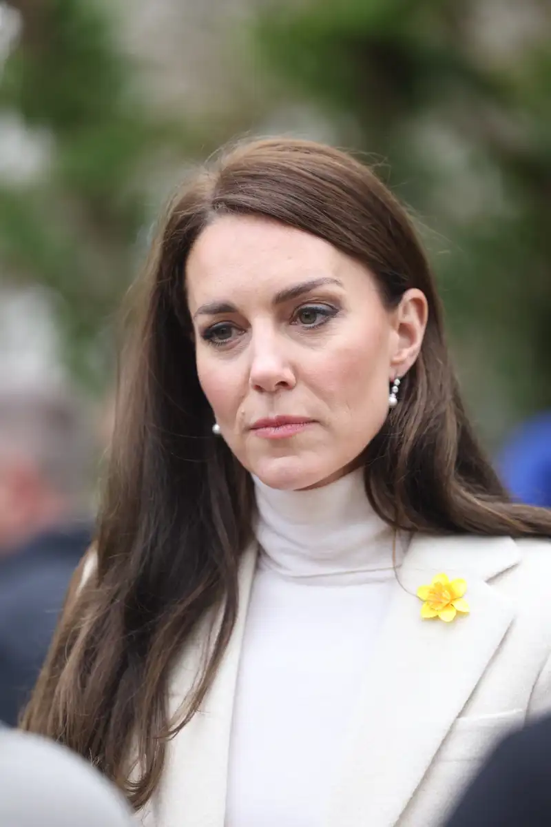 Kate Middleton con rostro serio