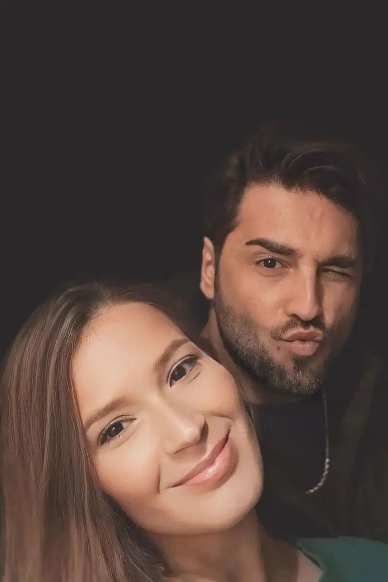 David Bustamante y su chica: una pareja de guapos. 