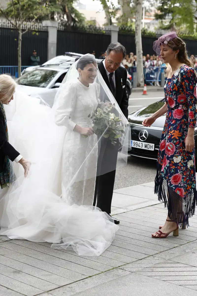 Victoria López Quesada junto a Teresa Urquijo el día de su boda. 