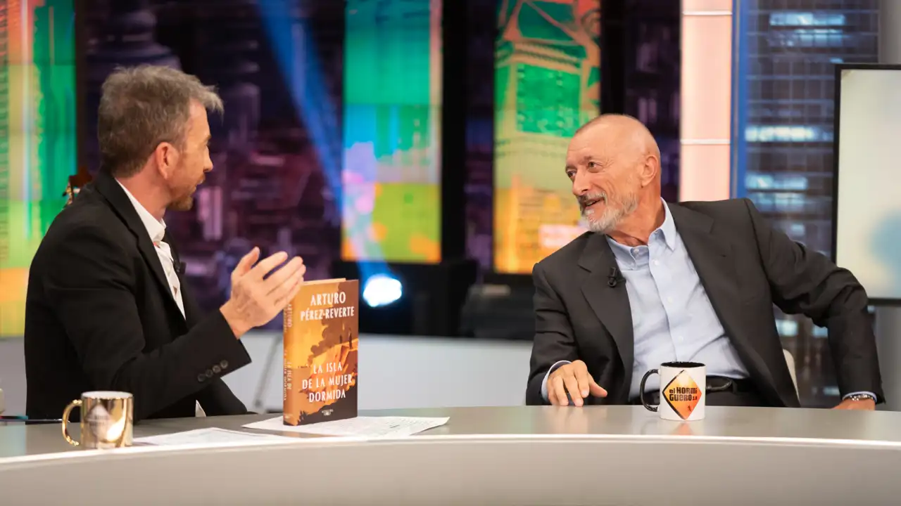 'La Revuelta' de Broncano no puede con 'El Hormiguero', que recupera el liderato gracias a Arturo Pérez Reverte: datos de audiencia