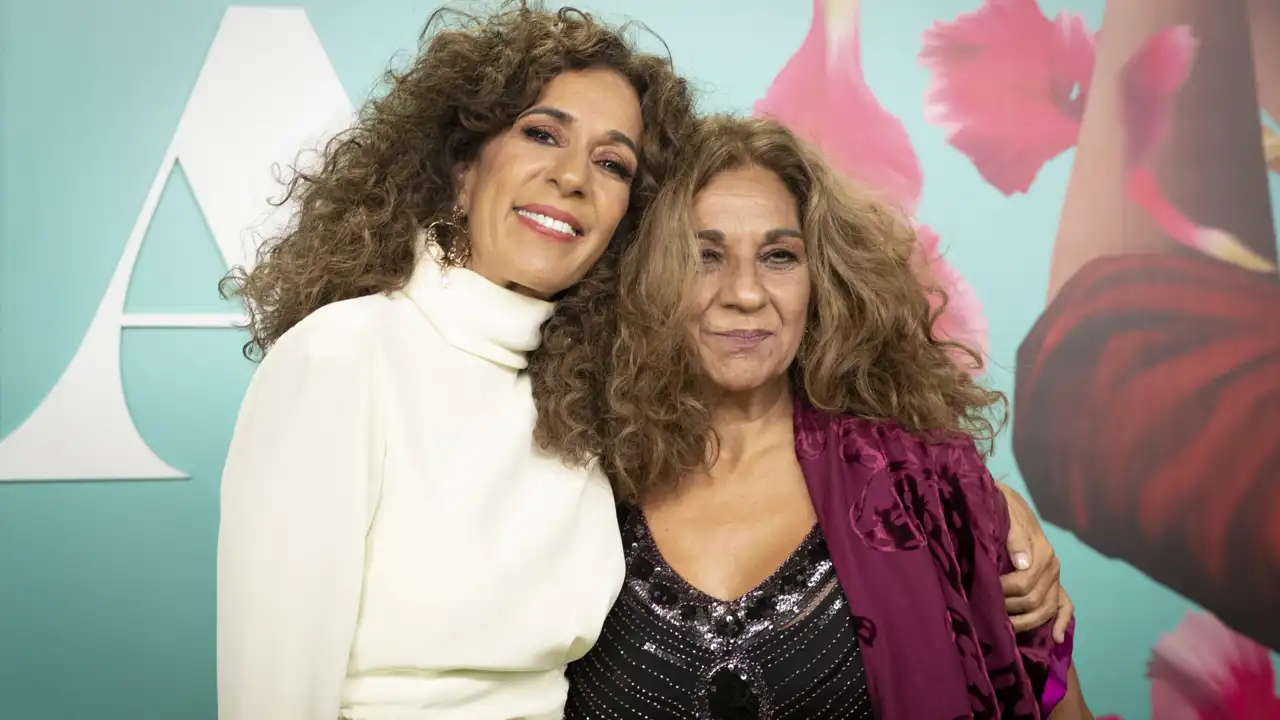 Rosario y Lolita Flores