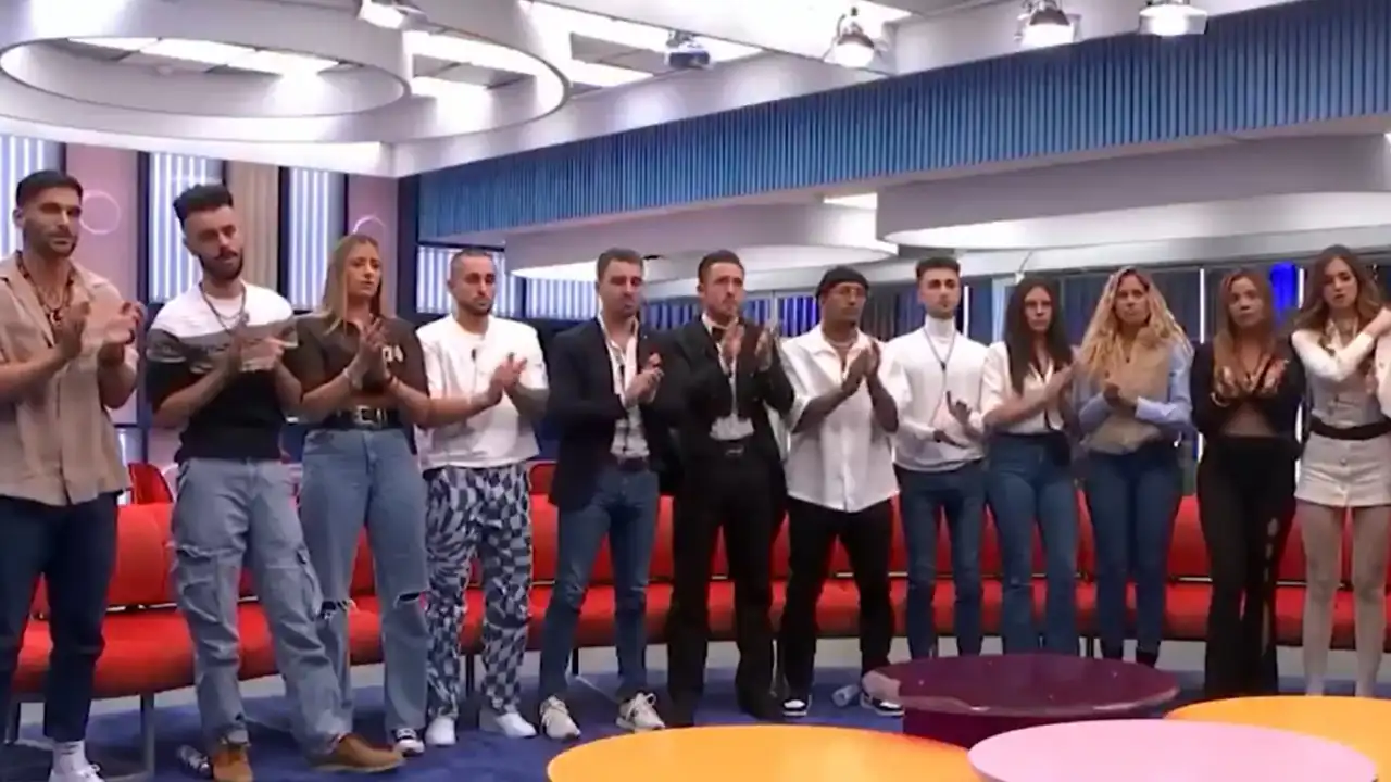 La emotiva reacción de los concursantes de 'Gran Hermano' al descubrir información del exterior