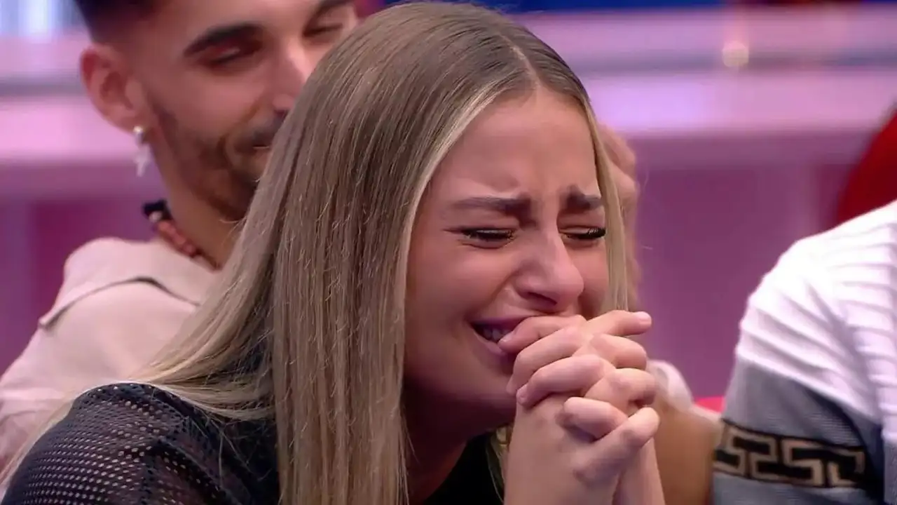 Laura rompe a llorar desconsoladamente en 'Gran Hermano 19' tras las palabras que su madre, María José Galera, le ha dedicado en pleno directo