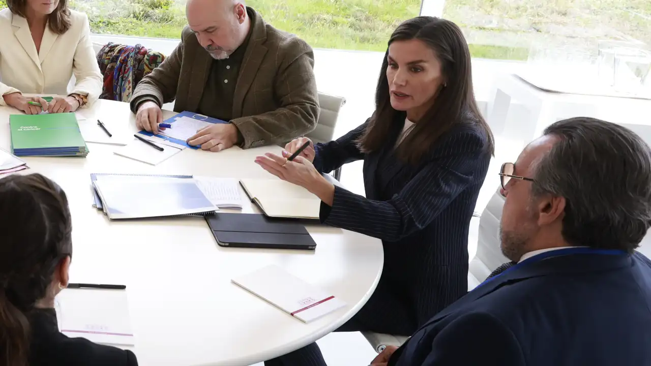 Las emotivas palabras de la Reina Letizia sobre la DANA tras su viaje a Paiporta en su reunión con las entidades sociales