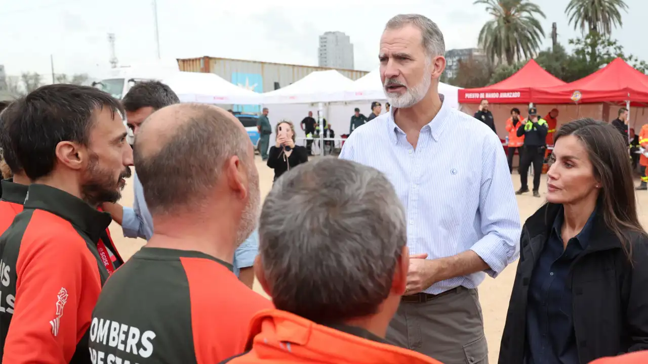 El equipo que protegió a los Reyes Felipe y Letizia durante su momento más tenso en Paiporta: de su hombre de confianza a los altos cargos 