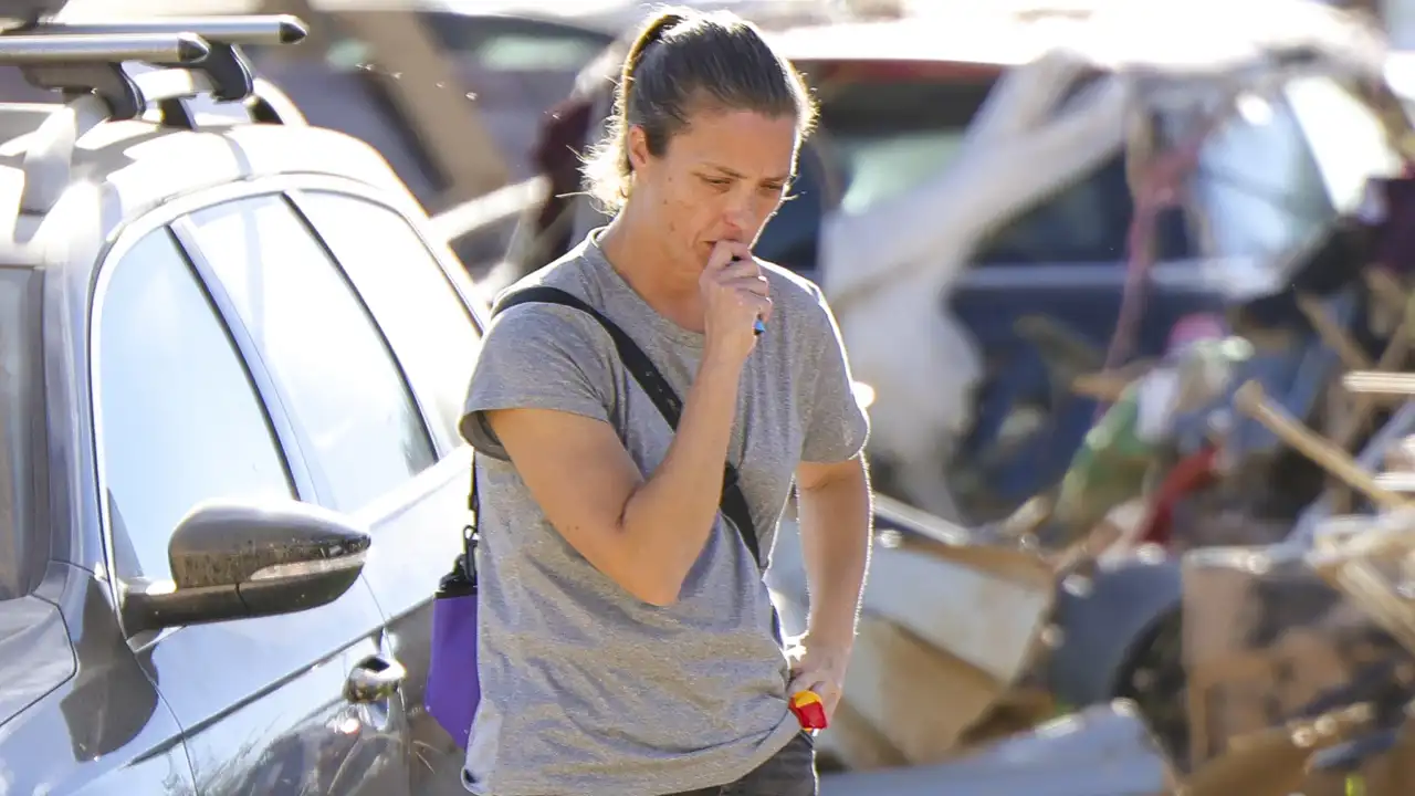 María Casado, muy agobiada, revela las dificultades a las que se enfrentan los afectados por la DANA ante el inminente regreso de Felipe VI a Valencia