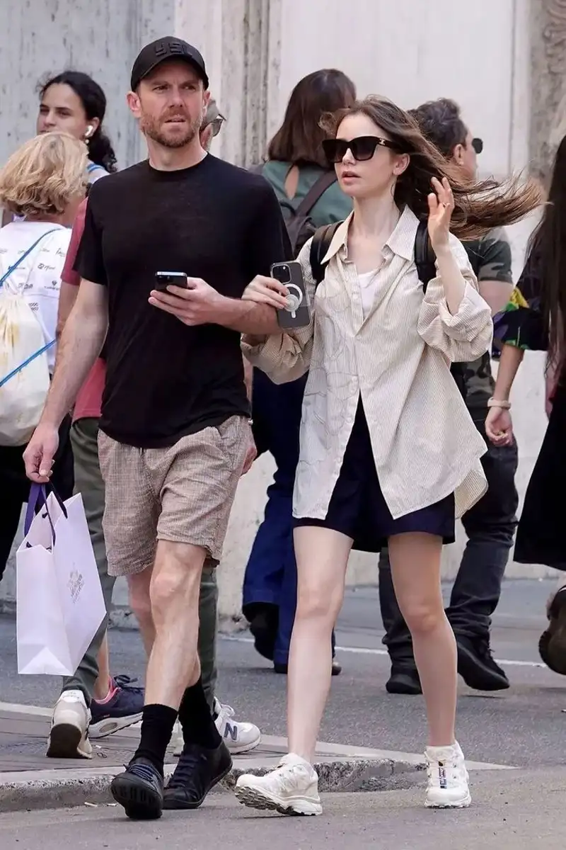 Lily Collins con Salomon