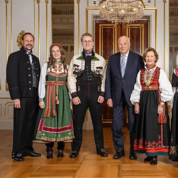 Harald de Noruega se enfada cuando le preguntan sobre abdicar en su hijo Haakon