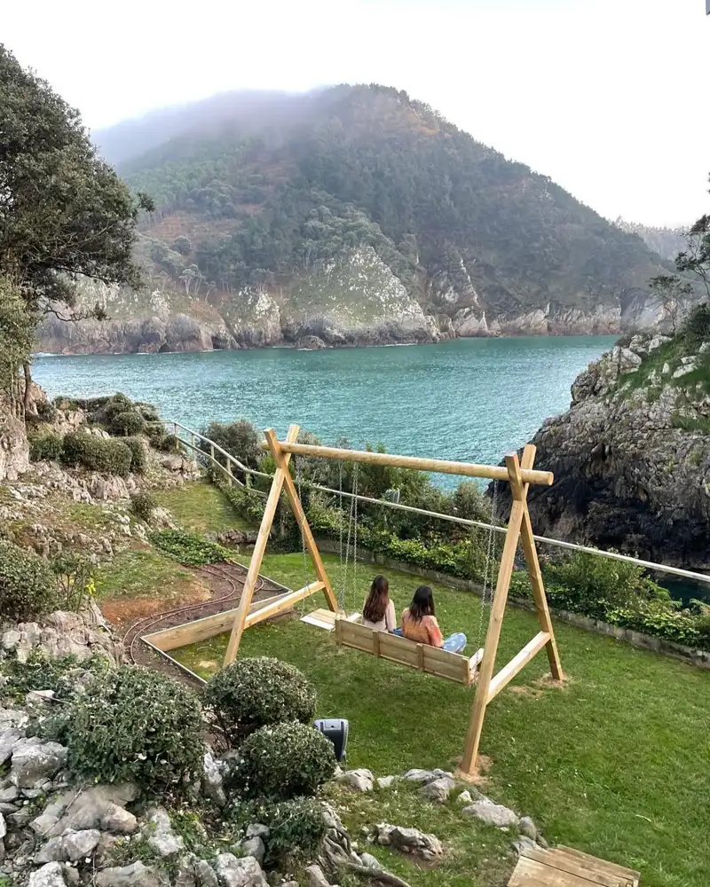 Sara Carbonero e Isabel Jiménez, durante una escapada al norte. 